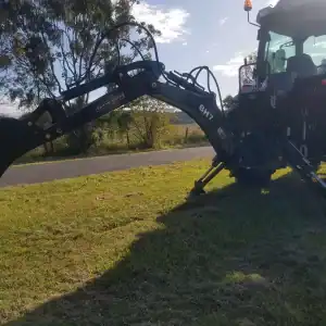 tractor backhoe bh7