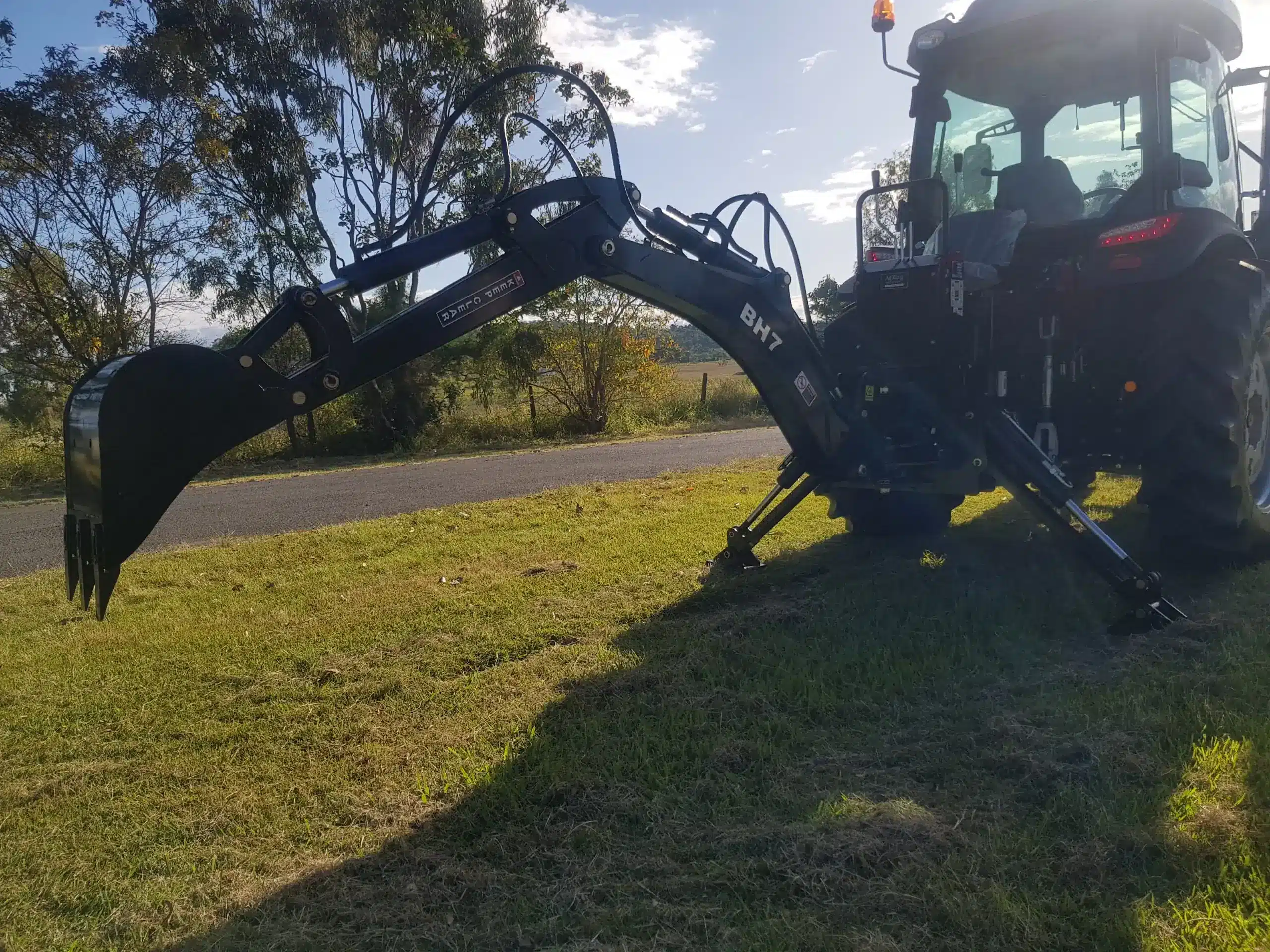 tractor backhoe bh7